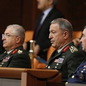 رئيس الأركان التركي ونظيره الباكستاني يبحثان التعاون العسكري والأمني بين البلدين