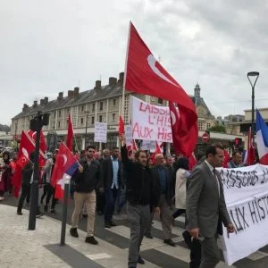 الجالية التركية تحتج على نصب تذكاري ببلدية فرنسية يرمز للمزاعم الأرمنية