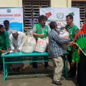 الإغاثة التركية تستمر في توزيع المساعدات على مسلمي ميانمار