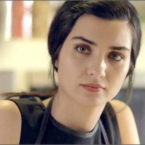 الممثلة التركية “لميس” تتحدث عن مشاعرها خلال فترة الطلاق.. هذه نصيحتها للنساء!