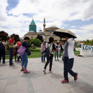 “متحف مولانا” في مدينة قونية التركية يجذب آلاف السياح في رمضان