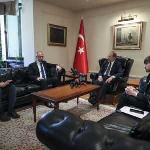 تركيا تتفق مع “الصحة العالمية” لدعم جرحى غزّة بـ1.2 مليون دولار
