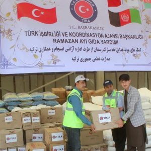 تيكا التركية توزع مساعدات غذائية في أفغانستان