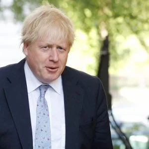 وزير الخارجية البريطاني يتعرض لمقلب روسي محرج جدا