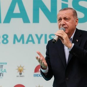 الرئيس أردوغان: بعض القوى تود تعليقنا على أعواد المشانق كما مندريس