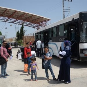 آلاف السوريون في تركيا يعودون الى بلادهم لقضاء رمضان