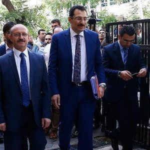 حزب”العدالة والتنمية” التركي يقدم قائمة مرشحيه للجنة العليا للانتخابات