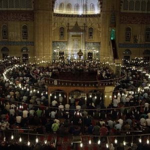 آلاف الأتراك يحيون “ليلة النصف من شعبان” في عموم البلاد