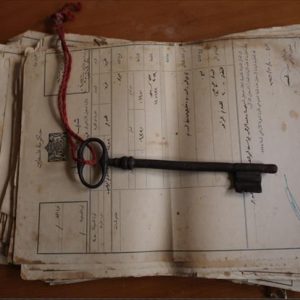 مواطن فلسطيني من غزة يقتني أدوات “عُثمانية” تروي تفاصيل الحياة قبل “النكبة” (صور)