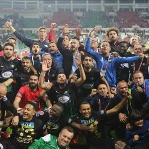 أردوغان يهنئ نادي “أكهيصار سبور” بعد تتويجه بكأس تركيا