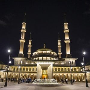 تراويح على طريقة “أندرون” العثمانية في مسجد “الأمة” بالمجمع الرئاسي في أنقرة