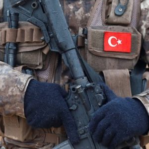 القوات المسلحة التركية في ادلب على اهبة الاستعداد