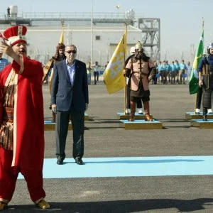 شاهد| أردوغان يفتتح خط “تاناب” للغاز على “أنغام الموسيقي العثمانية”