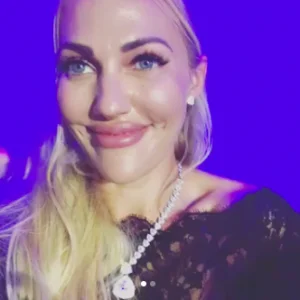 بعد عمليات التجميل التي قامت بها وأثارت جدلاً.. مريم أوزرلي تقرر العودة الى طبيعتها “فيديو”