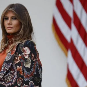 هذا ما فعلته ميلانيا ترامب مع زوجها في ليلة عيد ميلاده (فيديو)