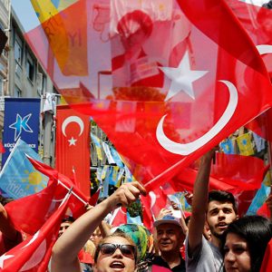 القانون (7102).. ذريعة المعارضة في الانتخابات التركية