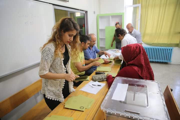 يوم تاريخي في تركيا 23