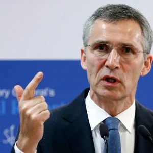 الناتو يدخل على خط الازمة بين تركيا واليونان.. هذا ما قاله ستولتنبرغ