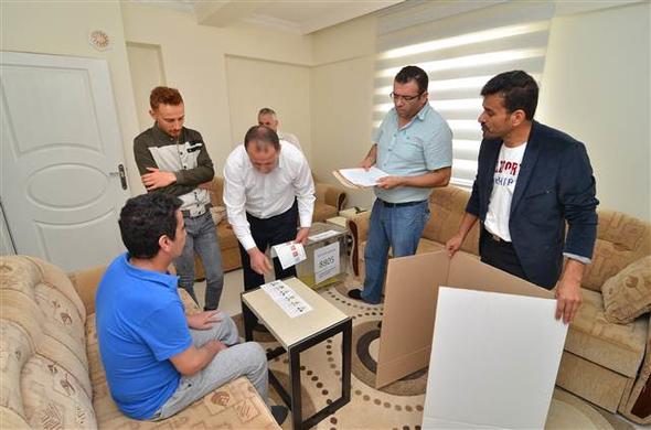 مرضى ومسنون يشاركون في الانتخابات التركية "صور" 7