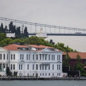 بالصور قصور مضيق البوسفور بإسطنبول.. تحف تاريخية صامدة بوجه الزمن