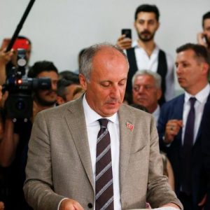 "محرم انجة" يدلي بصوته في الانتخابات التركية (فيديو،صور) 3