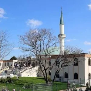 منظمات وشخصيات نمساوية تبدي استياءها من إغلاق الحكومة 7 مساجد