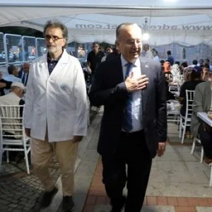 الجالية اليهودية في تركيا تقيم إفطارًا جماعيًا لجيرانهم المسلمين