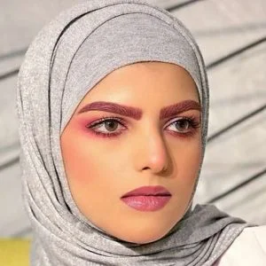 قناة كويتية تطرد مذيعة سعودية بسبب صدام حسين