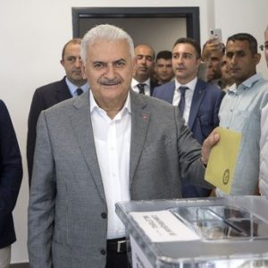 يلدريم يدلي بصوته في الانتخابات التركية (صور،فيديو) 1