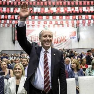 هل تطيح “الهزيمة التاسعة” بـ كليتشدار أوغلو من رئاسة “الشعب الجمهوري”؟