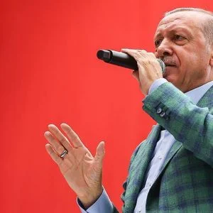 الرئيس أردوغان: النظام الرئاسي ضروري لنكون ضمن العشرة الأوائل اقتصاديا بالعالم