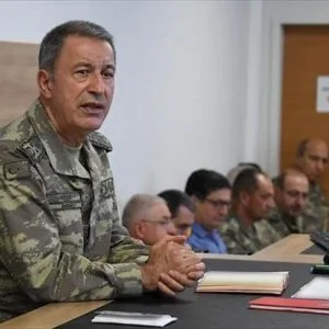 رئيس الأركان التركي: دمرنا مئات المواقع لـ “بي كا كا”وحيّدنا عددا كبيرا من إرهابييها