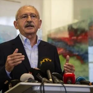 قليجدار أوغلو يشكر الناخبين الأتراك لإدلائهم بأصواتهم