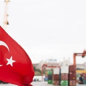 الاقتصاد التركي ينمو 7.4 بالمئة خلال الربع الأول من العام الجاري