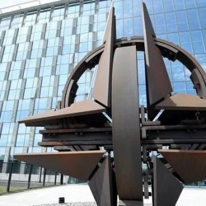 الناتو: الحلف لن يساعد إسرائيل إذا هاجمتها إيران