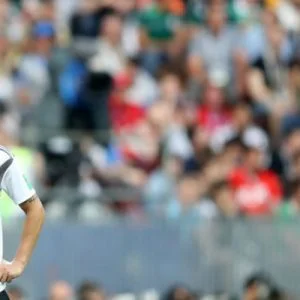 أوزيل يتحرك سريعاً لارتداء قميص أرسنال المميز.. بعد رحيل جاك ويلشير رقم 10 من نصيب اللاعب الألماني