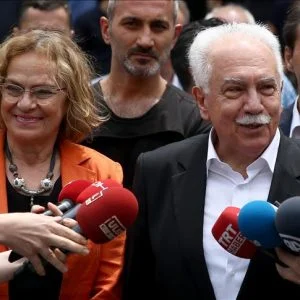 مرشح حزب الوطن التركي يدلي بصوته في الانتخابات الرئاسية والبرلمانية المبكرة