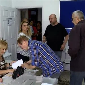 شاهد بالفيديو سير عملية التصويت في الانتخابات الرئاسية والبرلمانية في مدينة إسطنبول