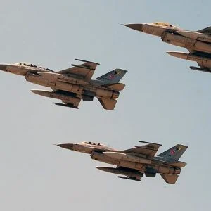 الجيش التركي يحيد 10 إرهابيين من “بي كا كا” جنوب شرقي تركيا وشمالي العراق