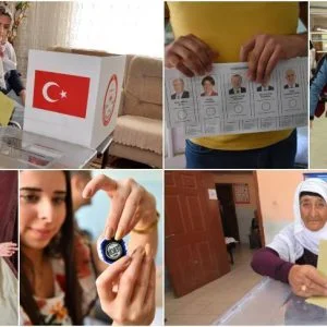 الانتخابات التركية تشهد إقبالا كبيرا من الناخبين في مراكز الاقتراع