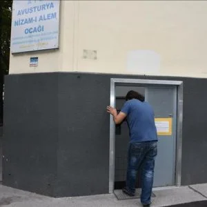 النمسا.. أحد المساجد المغلقة يعيد فتح أبوابه للصلاة