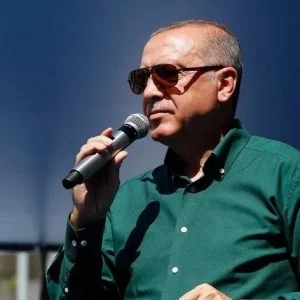 قادة الطوائف الدينية في تركيا يهنئون أردوغان بفوزه بالانتخابات