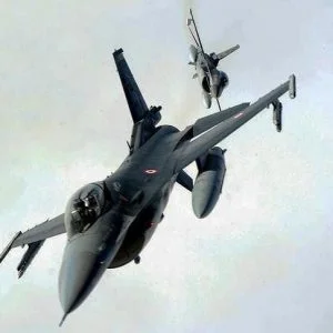 غارات تركية تستهدف مواقع “بي كا كا” شمالي العراق