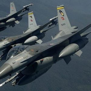 الجيش التركي: تحييد 18 إرهابيًا من “بي كا كا” شمالي العراق