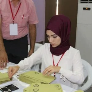 الأتراك في الأردن ومصر يصوتون في الانتخابات البرلمانية والرئاسية