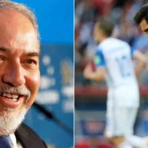 لماذا شمت وزير الدفاع الإسرائيلي بإضاعة نجم الأرجنتين ركلة جزاء أمام آيسلندا؟