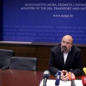 كرواتيا تعلن إنقاذ سفينة شحن تركية