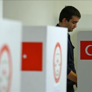 ماذا سيحدث إذا فاز اردوغان بالرئاسة وخسر الأغلبية البرلمانية؟