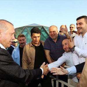 أردوغان يؤدي صلاة عيد الفطر في إسطنبول