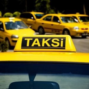 شاهد.. فيديو صادم لسائق “تاكسي” في اسطنبول